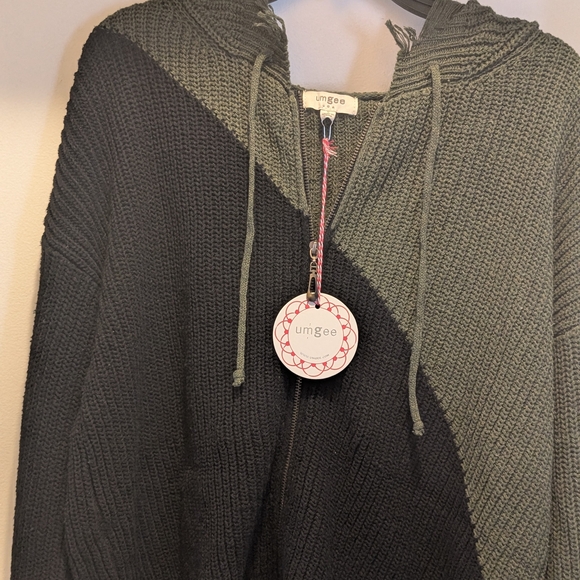 Umgee Olive and Black Knit Zip Hoodie with Hood - Picture 2 of 5
